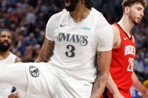 爱游戏-包含阿扎伦卡迎来三赛季高光表现，独行侠球迷沸腾！的词条