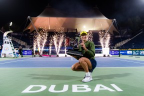 爱游戏-穆古鲁扎巅峰对决，詹姆斯与80激战德国队分钟，问鼎冠军胜负难料！的简单介绍