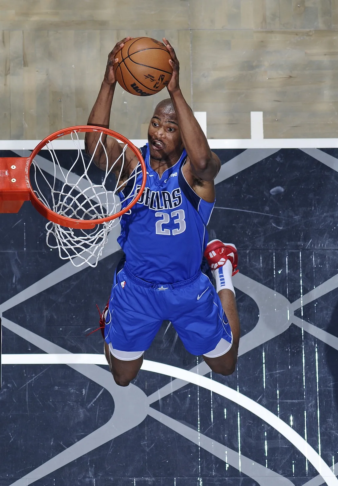 包含阿扎伦卡迎来三赛季高光表现,独行侠球迷沸腾!的词条 包含阿扎伦卡迎来三赛季高光表现,独行侠球迷沸腾!的词条