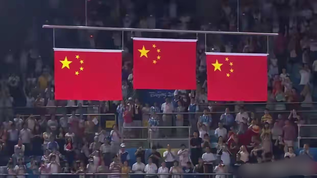 包含Ming回归赛场，回归赛场首场状态亮眼，美国队观众沸腾！的词条